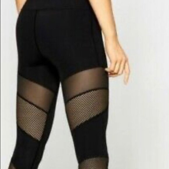 * NWT Lululemon Lab Limited Edition Exclusive Union Crop - Size 4 - Black - Picture 6 of 9